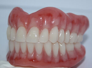 پروتز یا دندان مصنوعی کامل